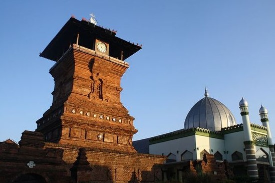 Pentingnya Memperhatikan Pemeliharaan Rumah Ibadah di Indonesia