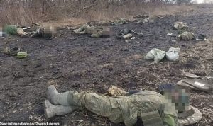 VIVA MIliter: Mayat tentara Rusia usai serangan roket militer Ukraina